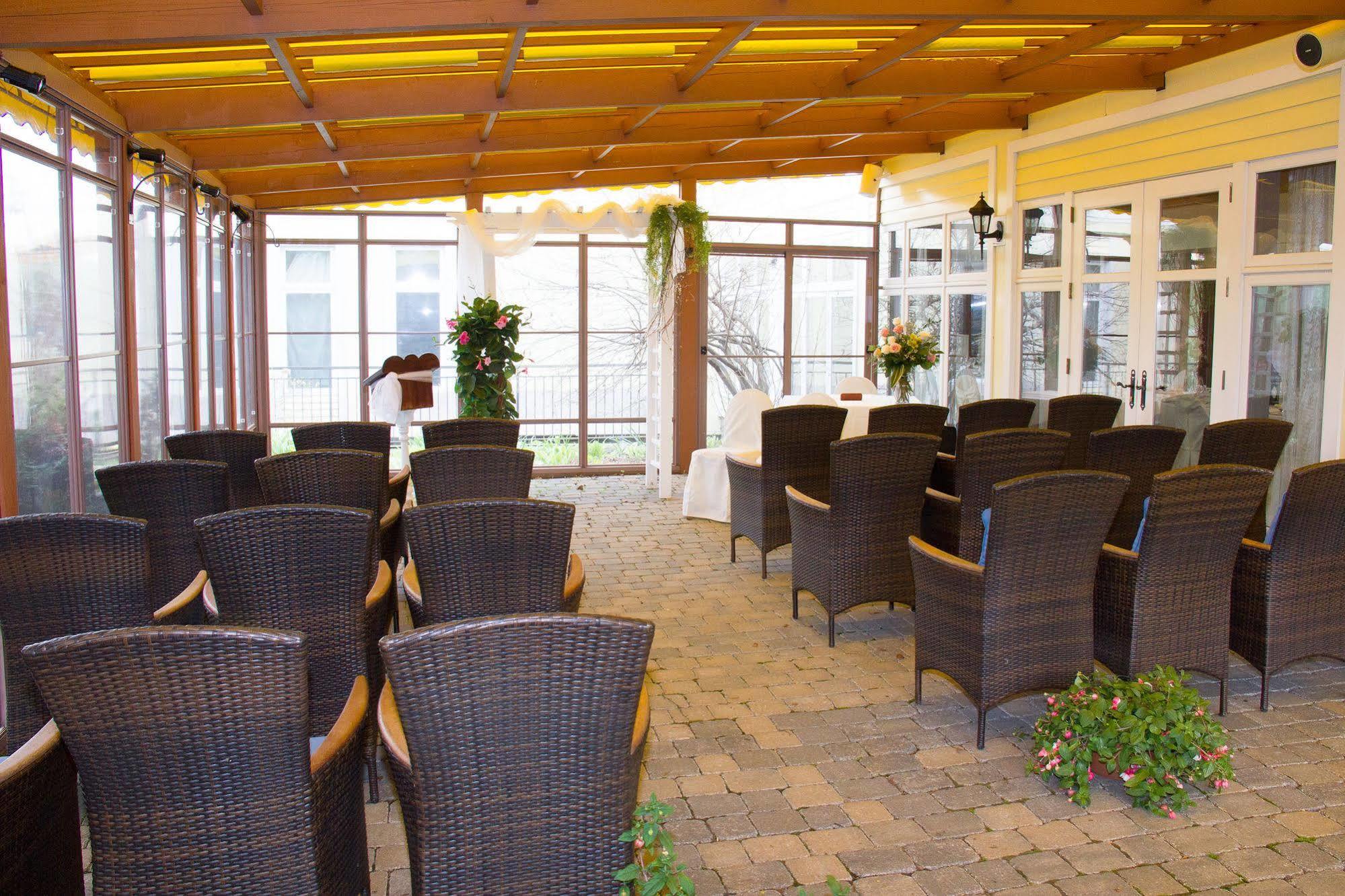 Auberge West Brome エクステリア 写真